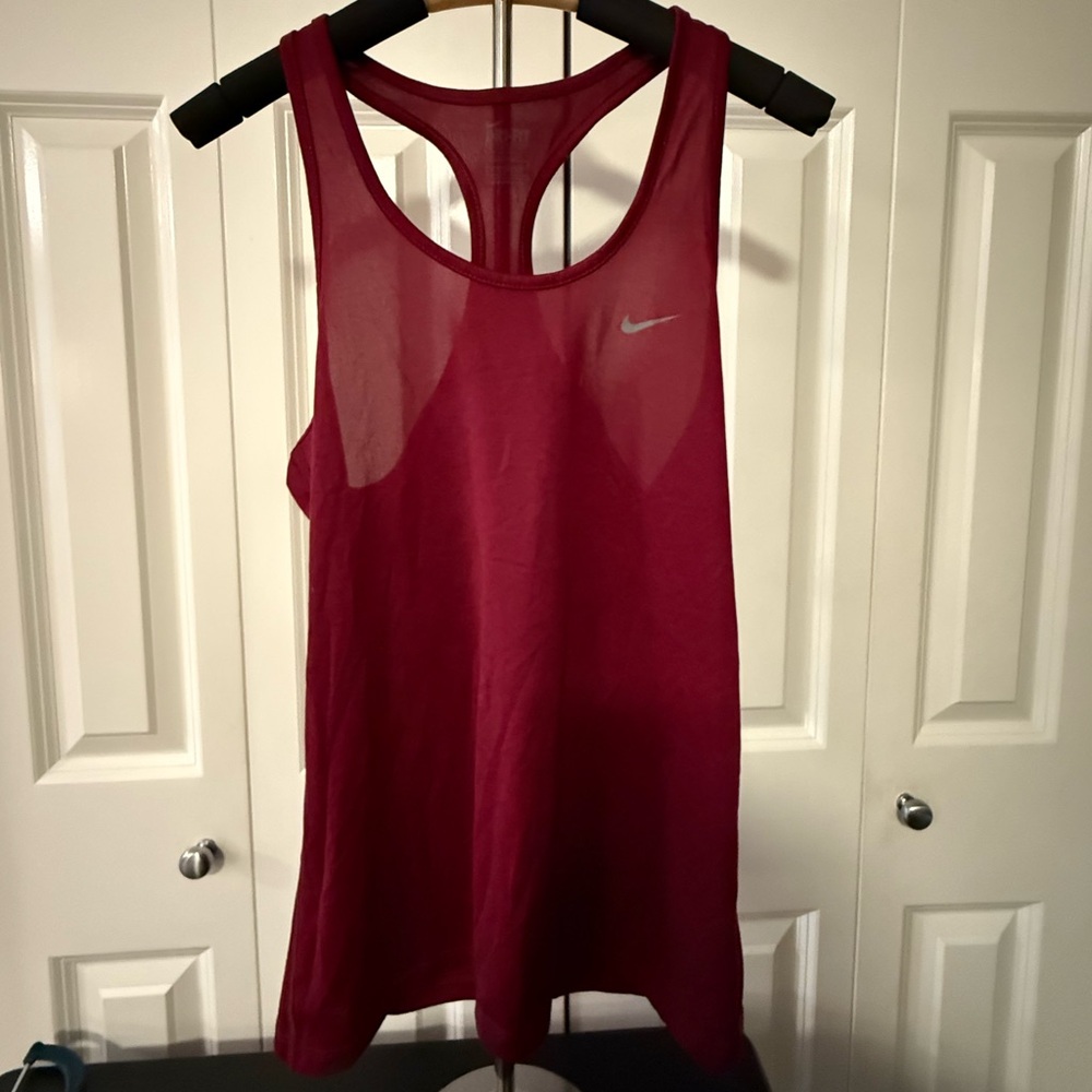 Nike Red Slim fit Dri-Fit Sleeveless Gym RunningTank Top Racerback Design Medium